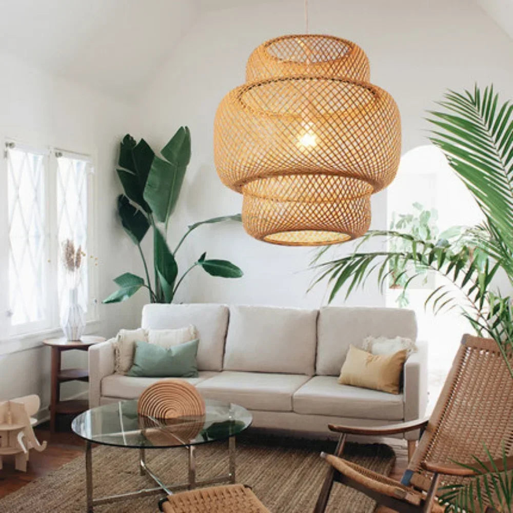 Suspension lanterne en bambou tressé bohème – Nerja dans un intérieur