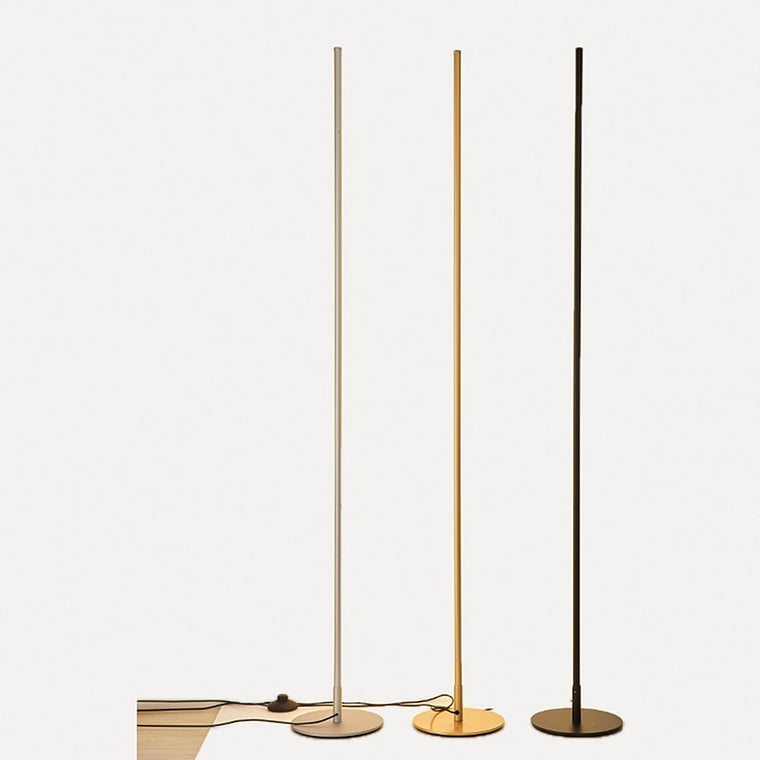 Lampadaire tige LED minimaliste, noir, or ou argent – Comillas, sur fond blanc