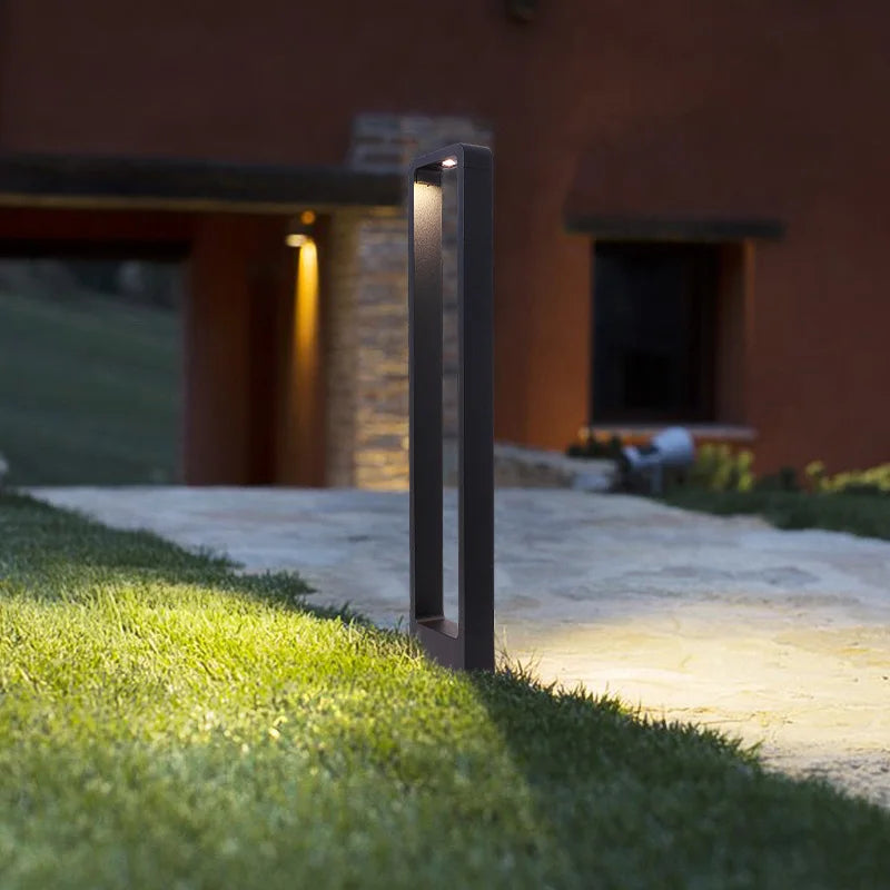 Borne de jardin cadre en aluminium noir, 30 à 80 cm – Soulac, vue d’ambiance