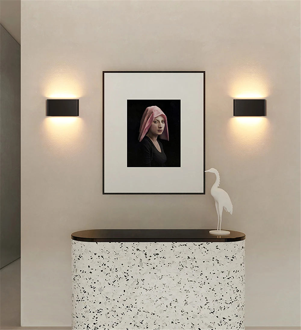 Applique extérieure haut et bas, noir, blanc ou gris – Cassis, en situation