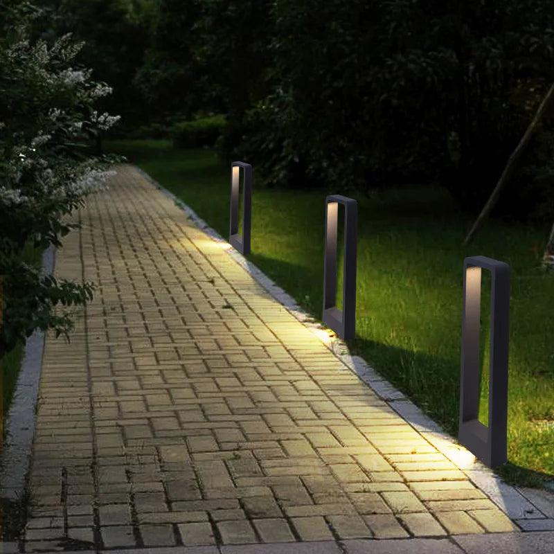 Borne de jardin cadre en aluminium noir, 30 à 80 cm – Soulac, vue d’ambiance
