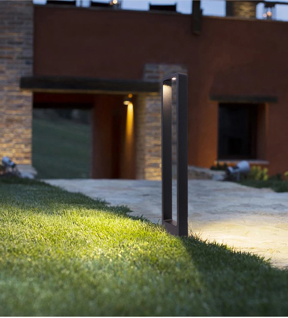 Borne de jardin cadre en aluminium noir, 30 à 80 cm – Soulac, vue d’ambiance