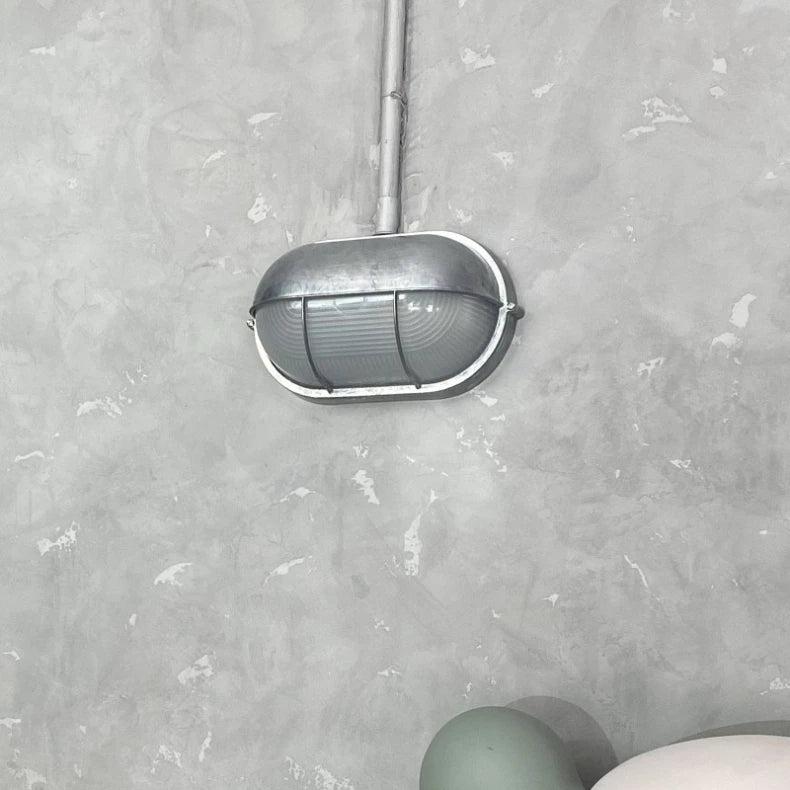 Applique hublot ovale en aluminium et verre, rétro – Houat, vue d’ambiance