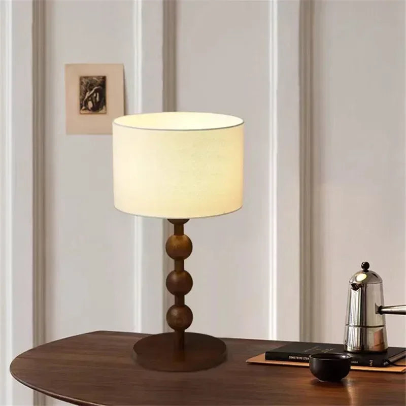 Lampadaire en bois massif, style japonais, deux modèles – Ouchi, vue d’ambiance