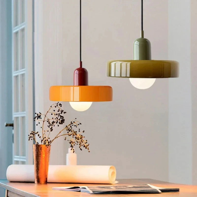 Suspension en verre coloré rétro – Positano, vue d’ambiance