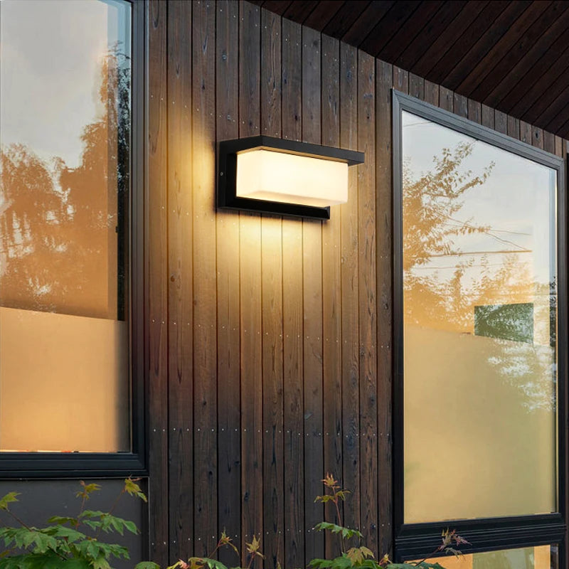 Applique extérieure LED, cinq formes, avec ou sans détecteur – Crozon, vue d’ambiance