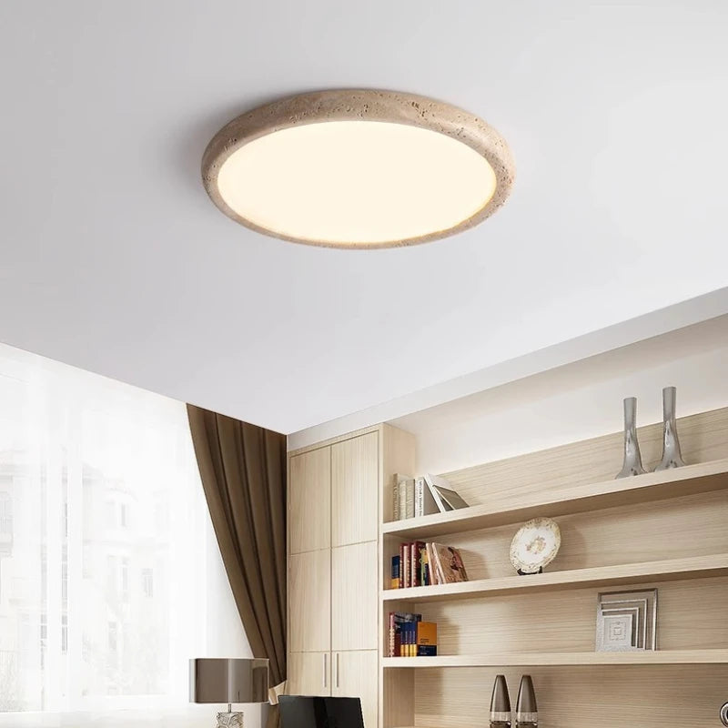 Plafonnier extra-plat cerclé de travertin, Ø 38 ou 48 cm – Ansouis dans un intérieur