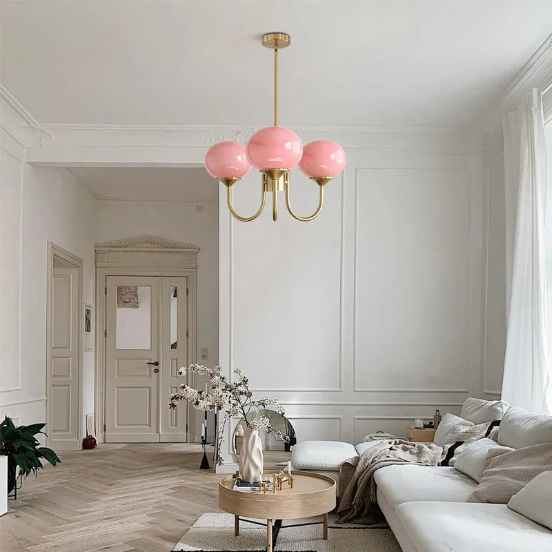 Suspension lustre à globes de verre, rose, crème ou blanc – Sèvres dans un intérieur