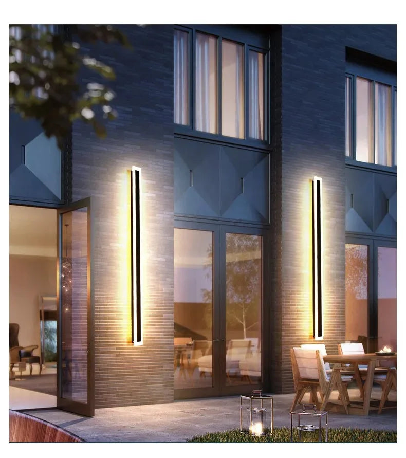 Applique extérieure linéaire noire ou dorée, 30 à 150 cm – Lacanau, sur fond blanc