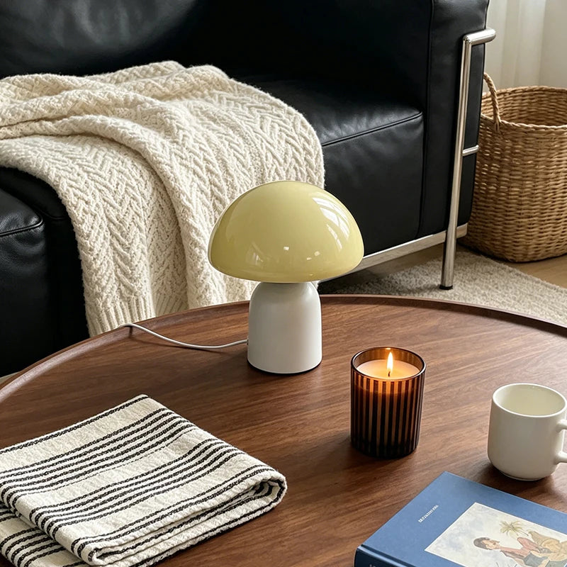 Lampe champignon en verre sur pot blanc, cinq couleurs, USB-C – Neive