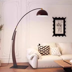 Lampadaire arc en bois courbé et abat-jour en tissu – Grimaud, vue d’ambiance