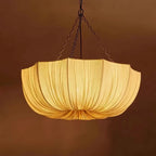 Suspension corolle en tissu plissé, esprit wabi-sabi – Yoshino allumée