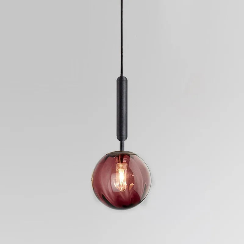 Suspension globe en verre teinté et tige, noir ou doré – Lido, finition noir, verre bordeaux