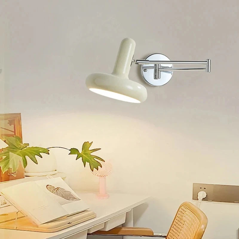 Applique à bras extensible et abat-jour champignon – Cancale allumée