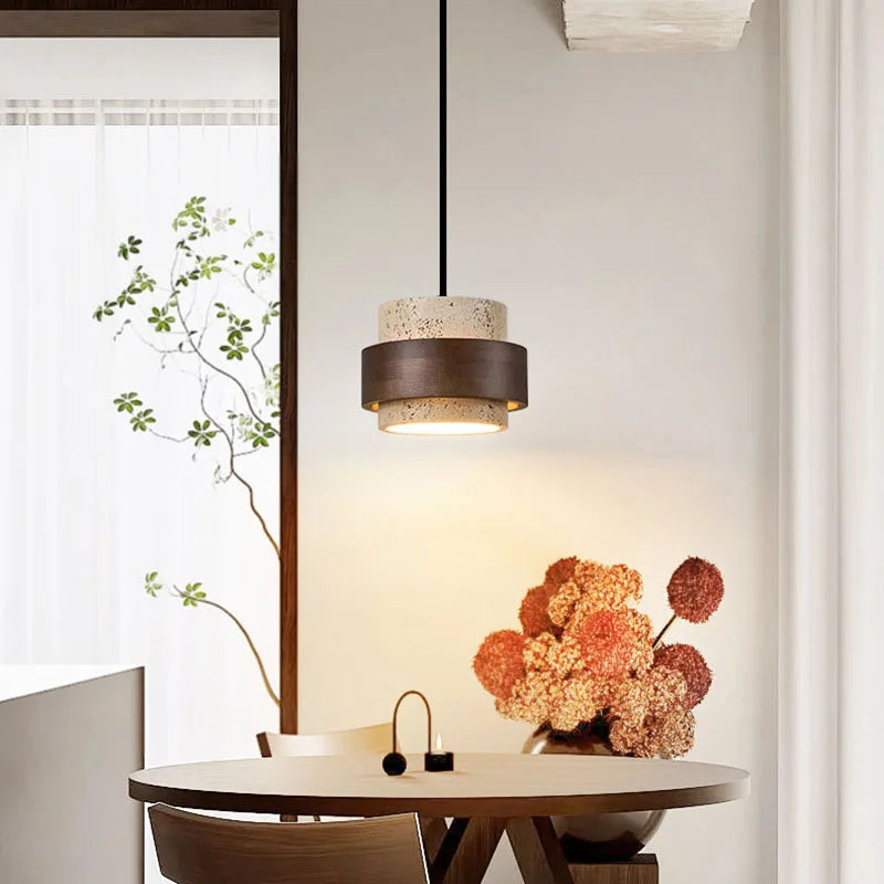 Suspension cylindre en pierre et bois, 1 à 4 lampes – Gaeta, vue d’ambiance