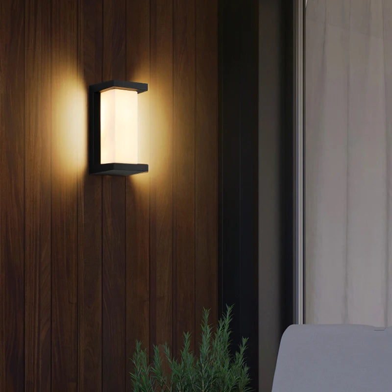 Applique extérieure LED, cinq formes, avec ou sans détecteur – Crozon, vue d’ambiance