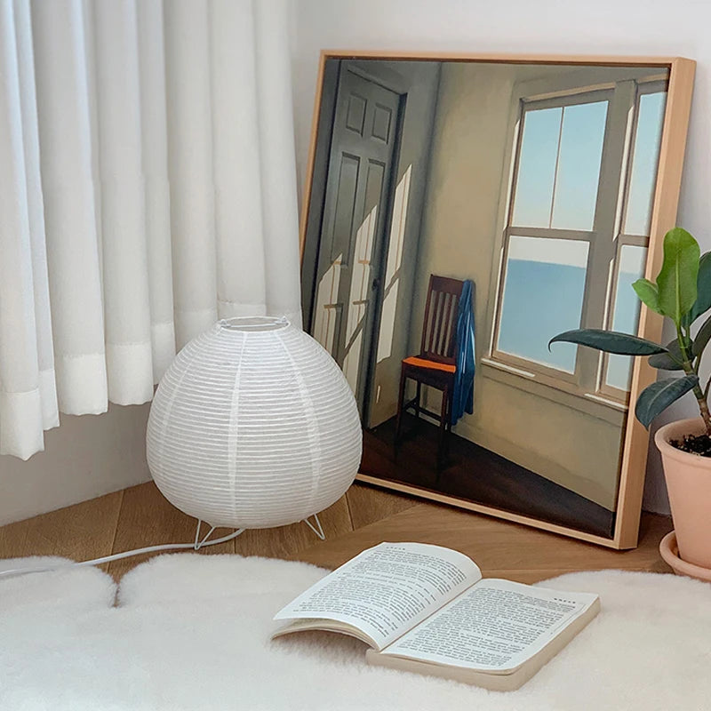 Lampe à poser en papier de riz, esprit japonais – Agay, vue d’ambiance
