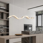 Suspension LED vague scintillante, noir ou doré – Portovenere dans un intérieur