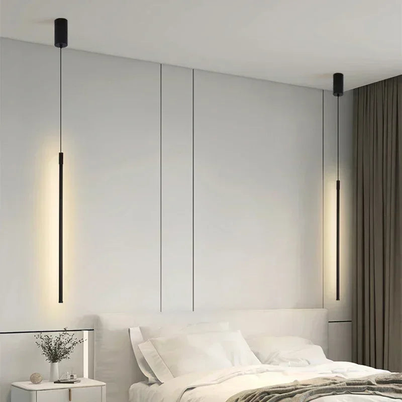 Suspension tube LED noir vertical, 50 à 100 cm – Minerve, sur fond blanc