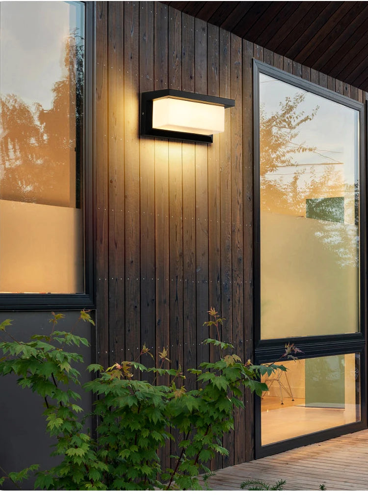 Applique extérieure LED, cinq formes, avec ou sans détecteur – Crozon, vue d’ambiance