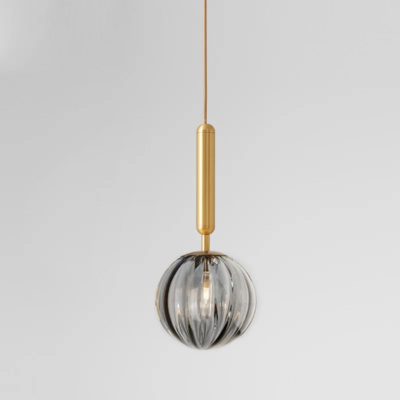 Suspension globe en verre teinté et tige, noir ou doré – Lido, finition doré, verre gris fumé