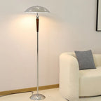 Lampe champignon en bois foncé et chrome, esprit Art déco – Deauville, vue d’ambiance