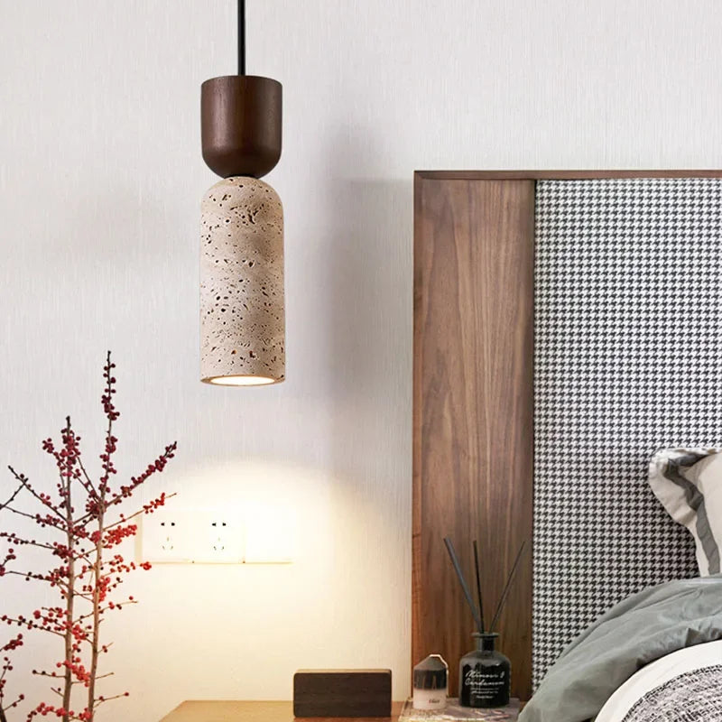 Suspension tube en travertin et bois wabi-sabi – Uji dans un intérieur