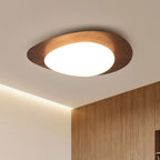 Plafonnier galet en bois et diffuseur opalin, 30 cm – Port-Cros, vue d’ambiance