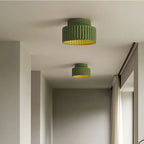 Plafonnier strié en résine, vert, blanc ou crème – Lagrasse dans un intérieur