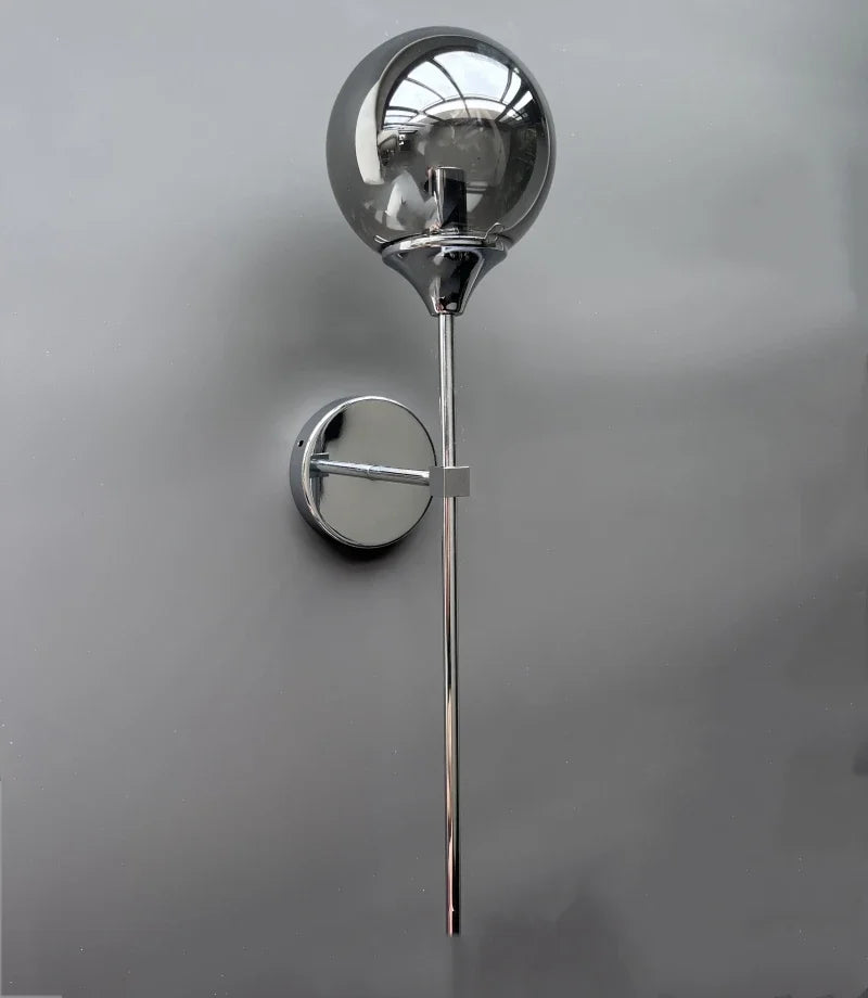 Applique globe de verre sur tige dorée ou chromée – Beynac, finition tige chromée, verre fumé / À l'unité / Sans ampoule