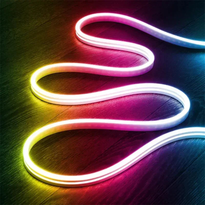 Néon LED RGBIC Wi-Fi, compatible Alexa et Google, 1 à 5 m – Lucéram, vue d’ambiance