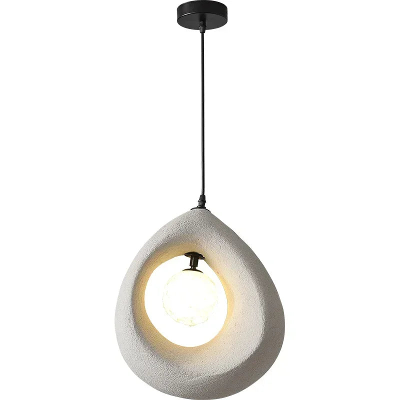Suspension galet ajouré et globe opalin, blanc ou gris – Uchiko, sur fond blanc