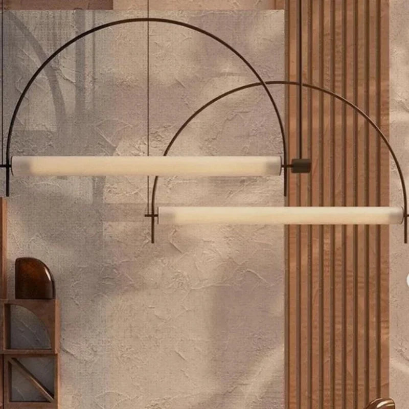 Lustre ligne de lumière et arcs, 100 ou 120 cm – Cormatin, vue d’ambiance