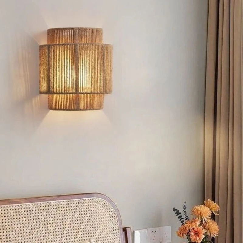 Applique bohème en corde de chanvre tressée main, E27 – Cudillero, vue d’ambiance