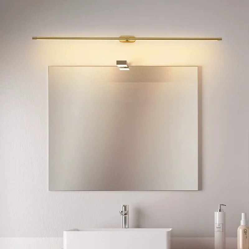 Applique LED longue ligne fine, dorée ou noire, 68 à 128 cm – Merano dans un intérieur