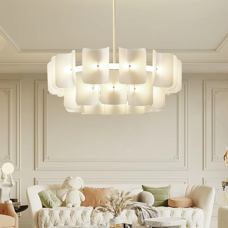 Grand lustre blanc en vagues acryliques, Ø 60 à 100 cm – Courances dans un intérieur