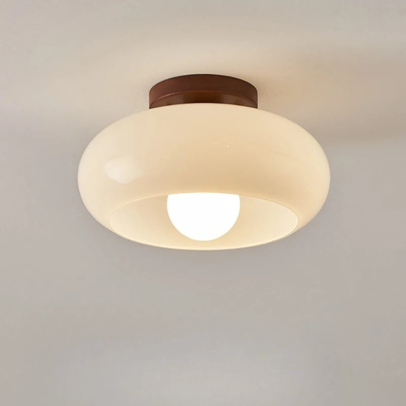 Plafonnier champignon en verre crème et noyer – Vincennes allumé