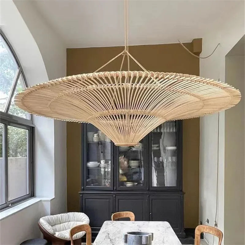 Suspension chapeau XXL en rotin tressé, bohème – Sóller, vue d’ambiance