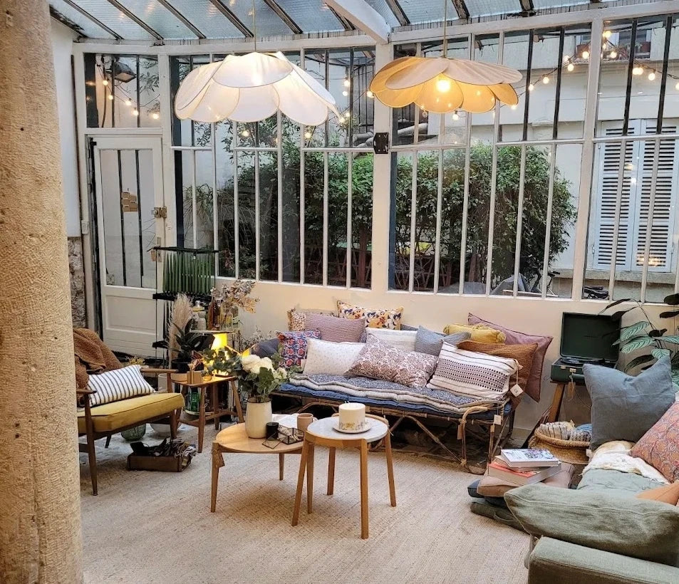 Suspension fleur en tissu à pétales – Altea dans un intérieur
