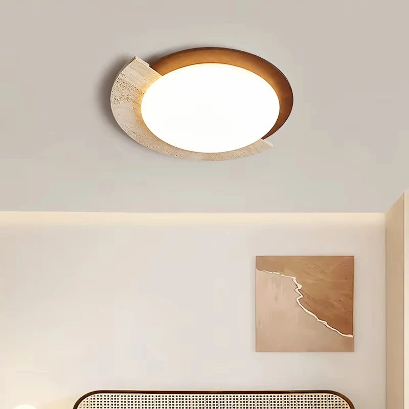 Plafonnier disque en travertin jaune, Ø 35 à 55 cm – Eygalières dans un intérieur