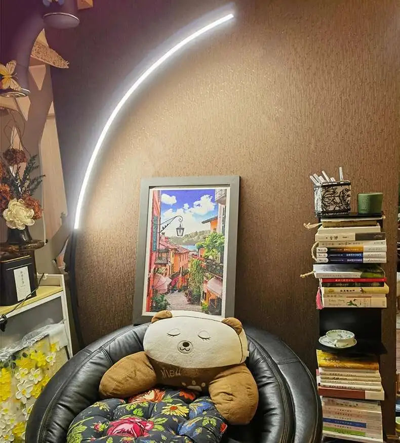 Lampadaire arc LED en C, blanc ou noir, télécommande – Saint-Cirq