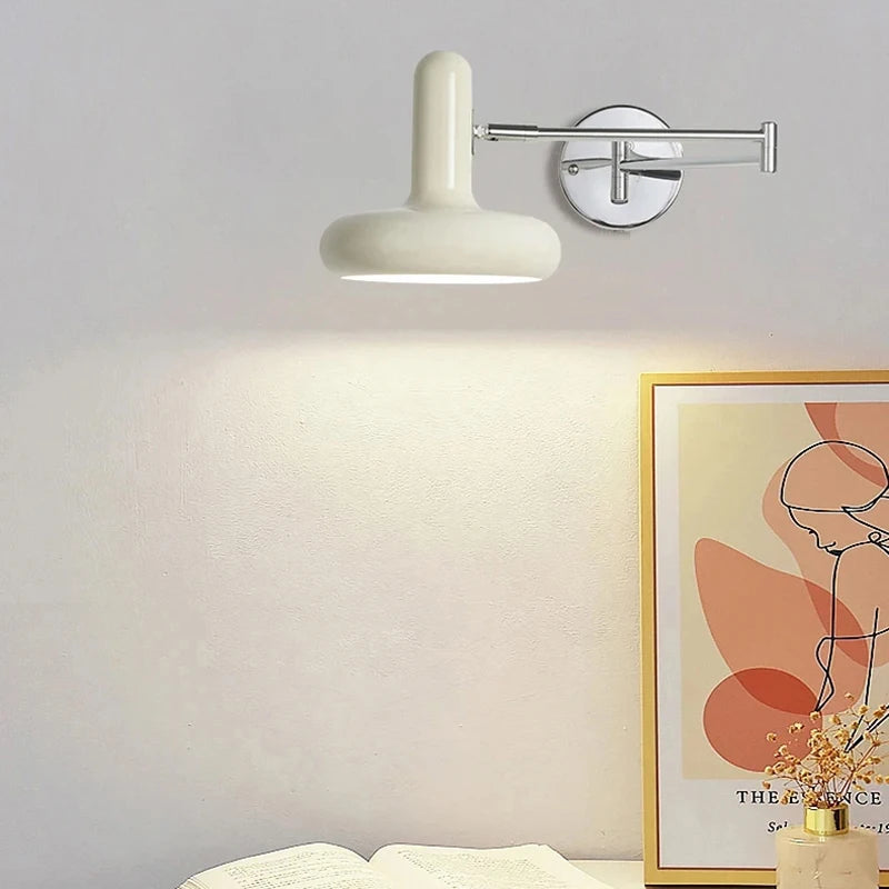Applique à bras extensible et abat-jour champignon – Cancale dans un intérieur