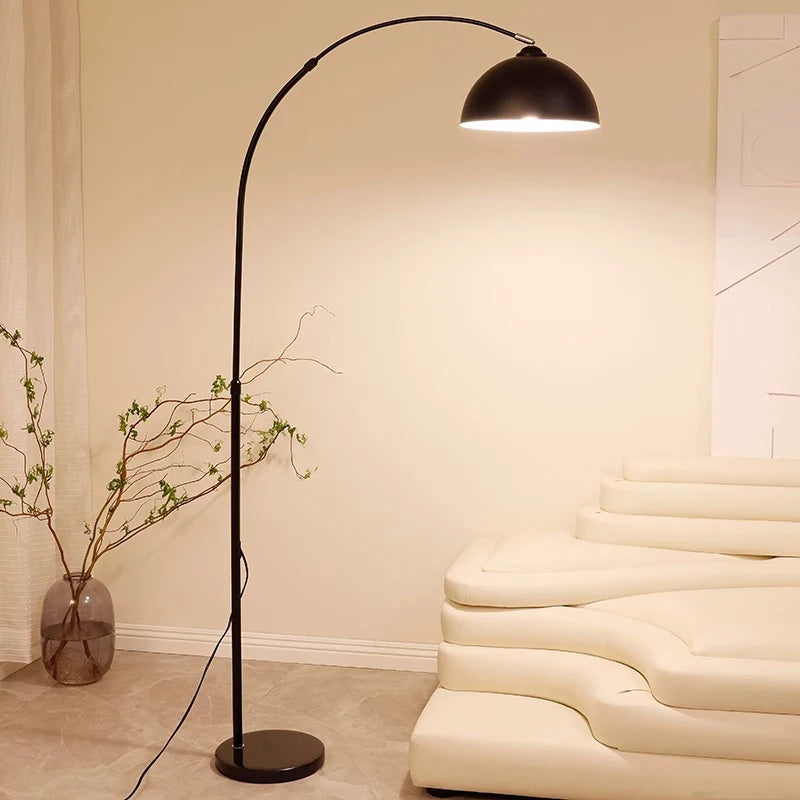 Lampadaire pied en marbre, abat-jour Ø 30 cm, cinq teintes – Sirmione, vue d’ambiance