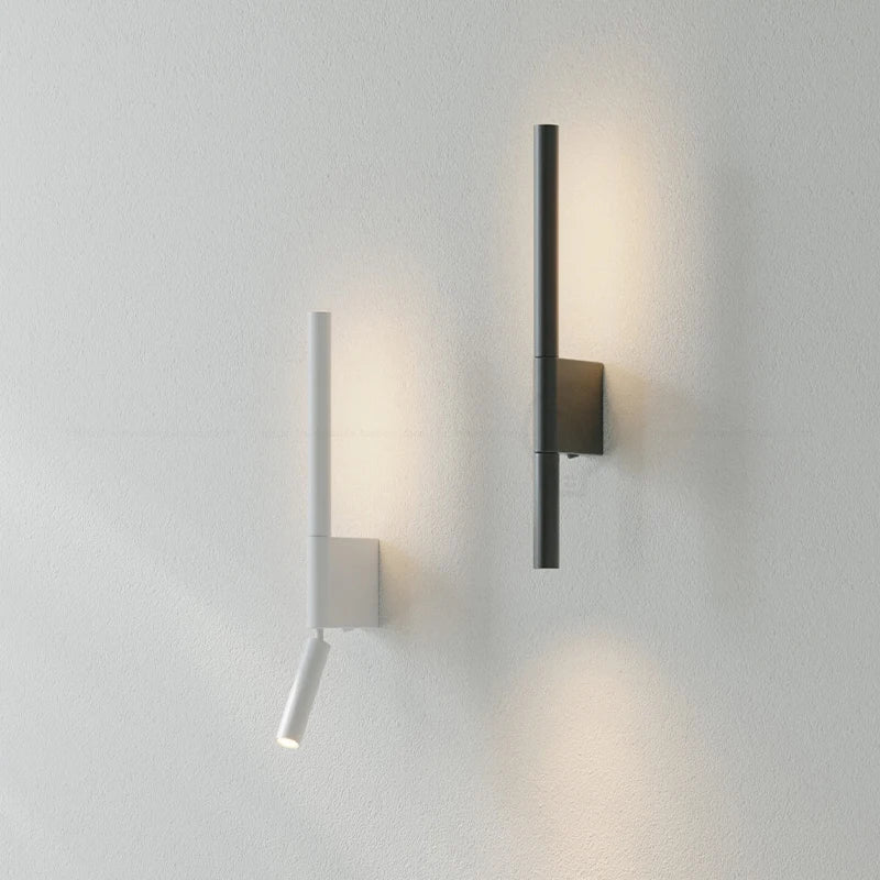 Applique liseuse LED à tête orientable, noir ou blanc – Castelnou allumée