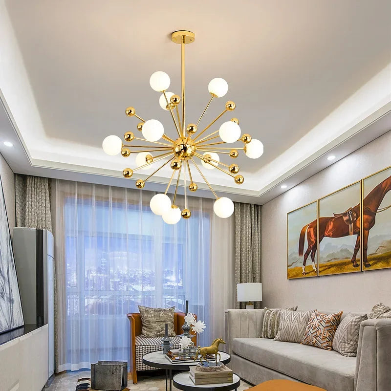 Lustre Spoutnik doré à globes opalins, 11 à 18 lumières – Sceaux dans un intérieur