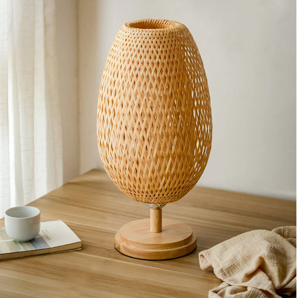 Lampe à poser en bambou tressé, forme ovoïde – Salers