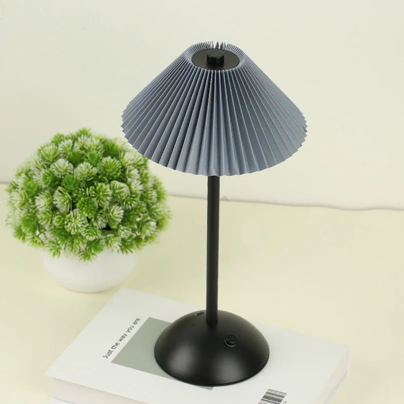 Lampe sans fil abat-jour plissé, six couleurs, tactile – Obernai, finition pied noir, abat-jour gris