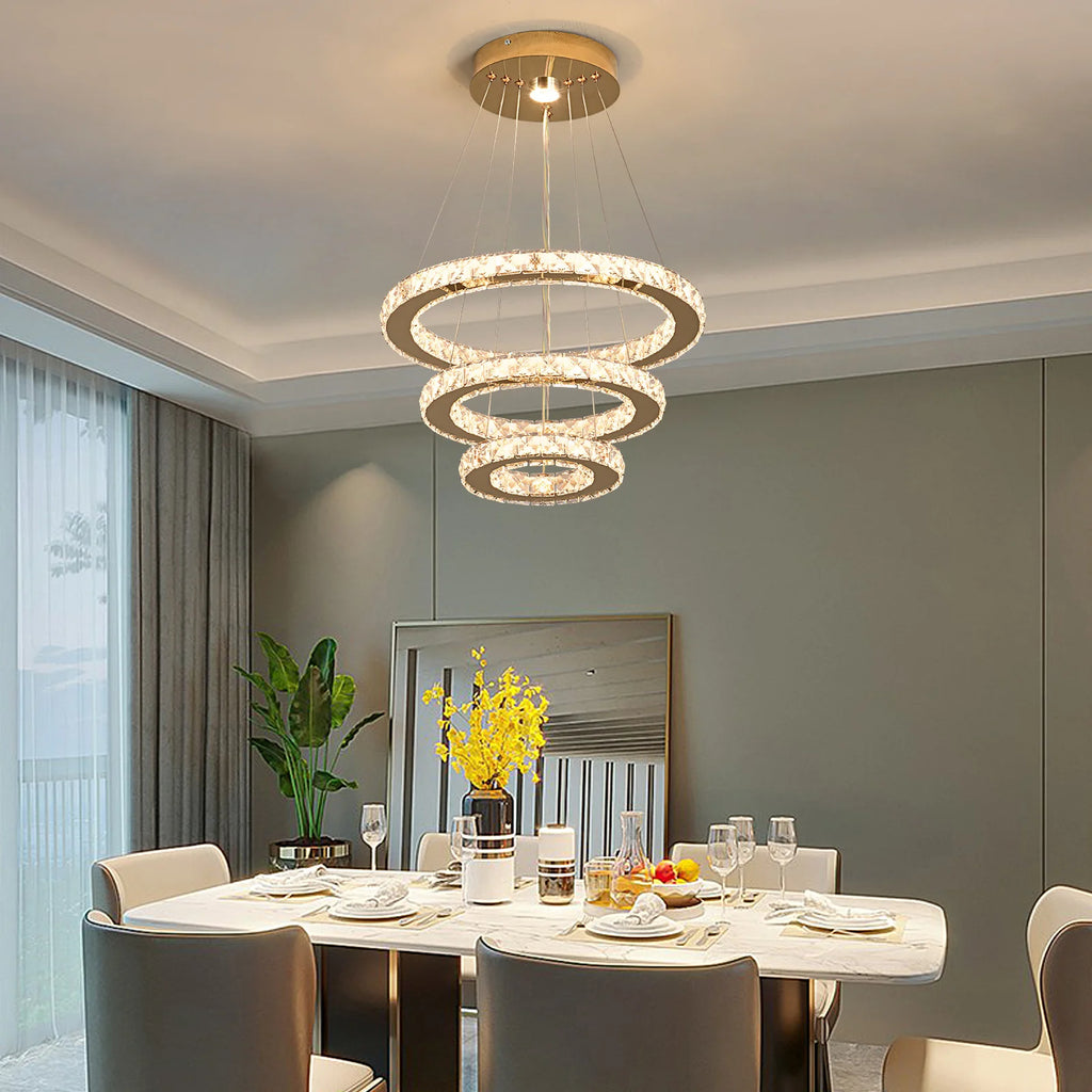 Suspension anneaux de cristal, LED intégrée – Vendôme, vue d’ambiance