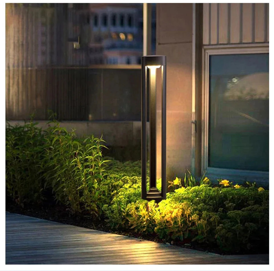 Borne de jardin à fente lumineuse, 30 à 90 cm – Hourtin, vue d’ambiance