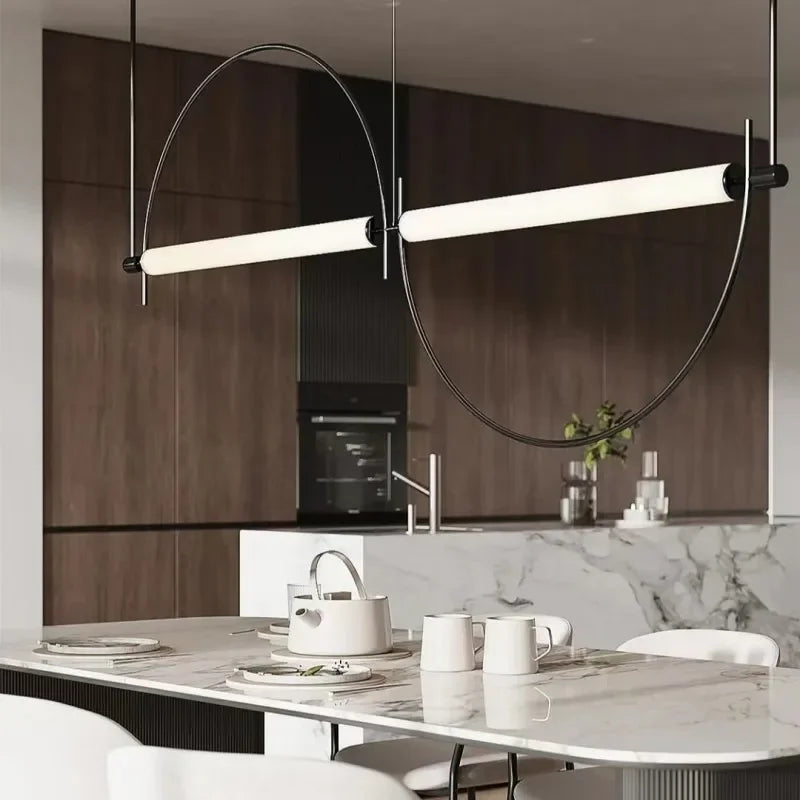 Lustre ligne de lumière et arcs, 100 ou 120 cm – Cormatin, vue d’ambiance